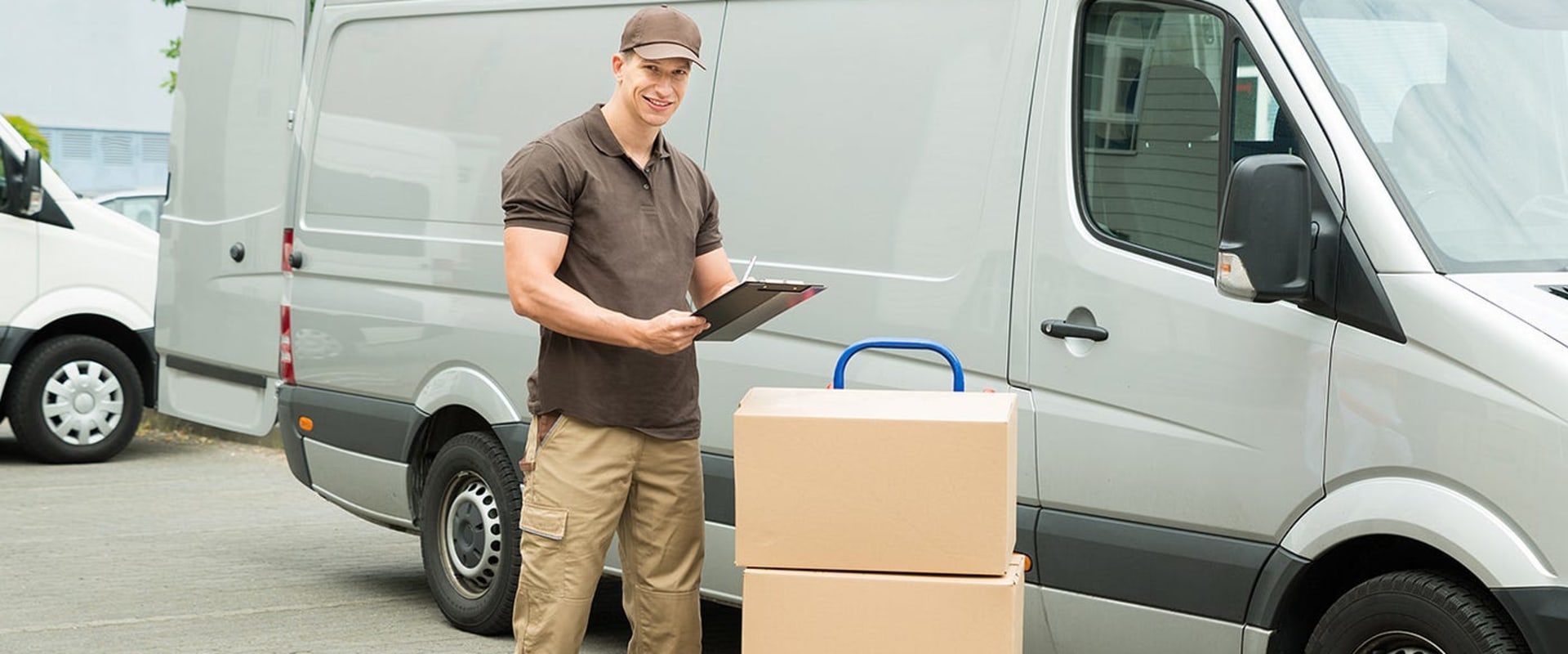 Hiring Specialized Movers for Fragile or Valuable Items: An Affordable Relocation Solution
